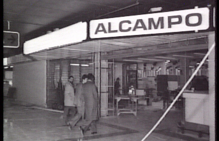 El particular golpe de estado de Alcampo: fulminación de precios en 30.000 artículos 1 Merca2.es Entrada al supermercado Merca2.es