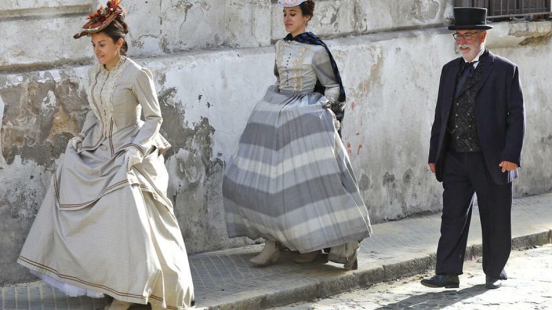 'La Templanza': fecha de estreno y personajes de la serie más esperada en Amazon Prime Video 19 Merca2.es Extras San Dionisio espectacular vestuario 1397271041 110646187 1200x675 Merca2.es