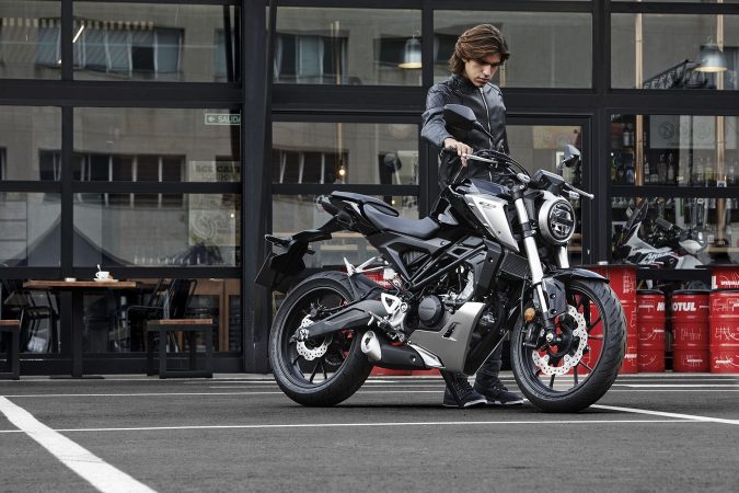 Motos baratas que puedes conducir con el carne de coche Merca2.es