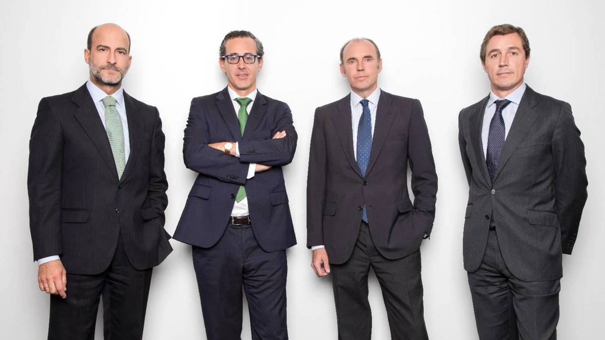 Azvalor deja sin 'bonus' a sus directivos tras cerrar 2020 con los fondos en pérdidases-si-no-cumplimos-nos-vamos-a-casa-y-punto Azvalor deja sin 'bonus' a sus directivos tras cerrar 2020 con los fondos en pérdidas