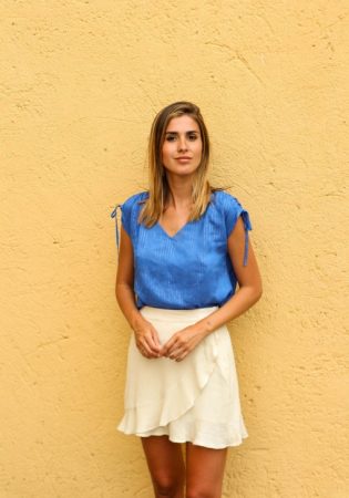 blusa de detalles metalicos