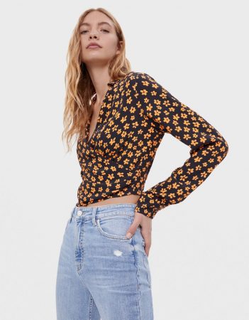 blusa estampada flores bershka