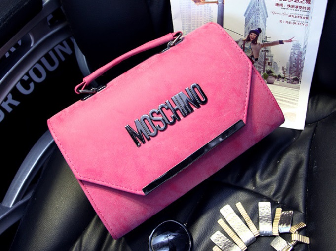 Aliexpress: 10 bolsos que parecen de lujo a precios de mercadillo 3 Merca2.es bolso moschino