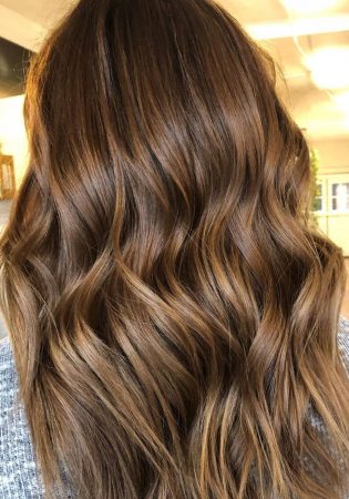 Pelo Castaño avellana