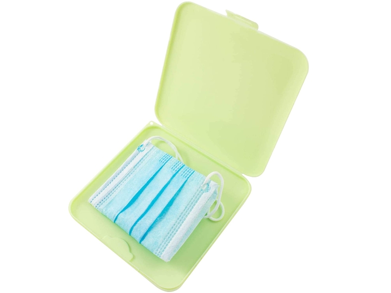 Así debes guardar tu mascarilla en el coche para no llevarte una multa