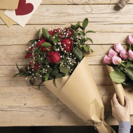 Ramo de rosas rojas con ruskus para San Valentín en Aldi