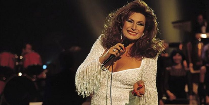 Rocío Flores rompe a llorar tras recibir la tristísima noticia de su madre, Rocío Carrasco 19 Merca2.es La herencia envenenada: Rocío Jurado Telecinco