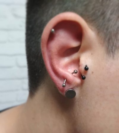 Todo lo que necesitas saber sobre el piercing tragus: riesgos y recomendaciones 23 Merca2.es Tipos de piercing Tragus