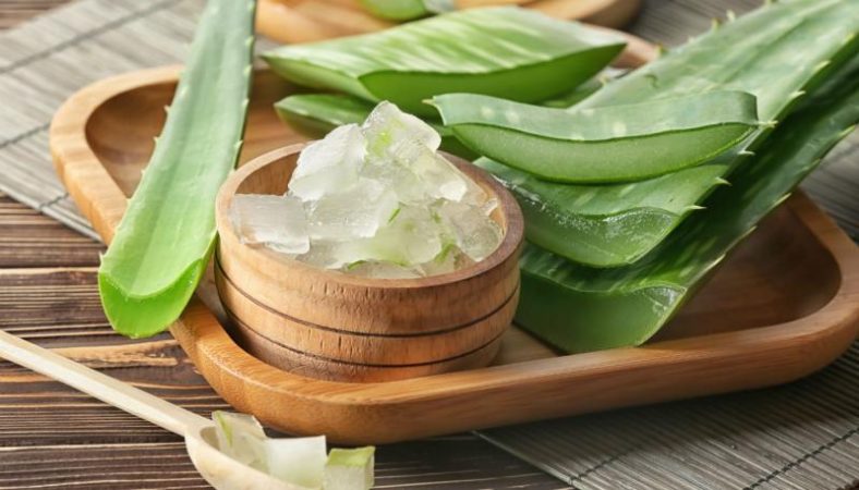 Aplicar aloe vera  en el pelo