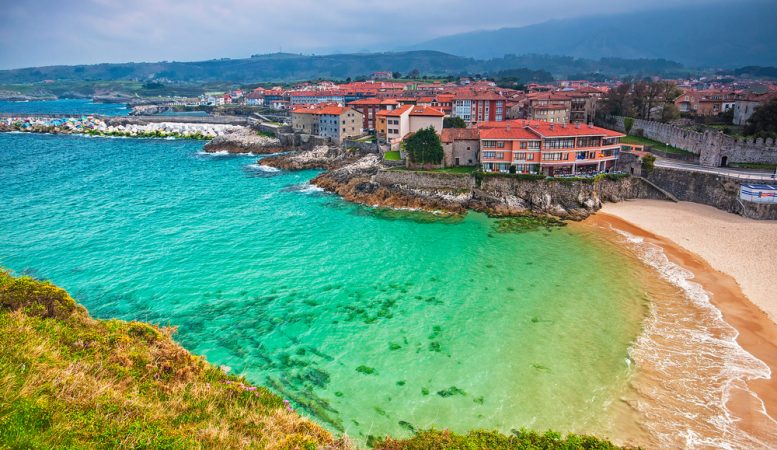 Pueblos bonitos de Asturias que deberías apuntar para este verano 36 Merca2.es Llanes Asturias
