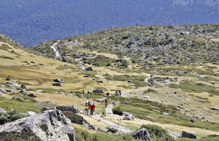 Semana Santa Ruta desde Cotos a la laguna de Peñalara