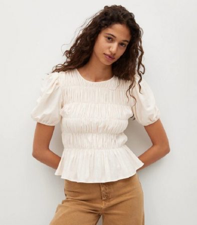 Mango: camisetas y chaquetas para primavera por menos de 30 euros 71 Merca2.es camiseta detalle fruncido mango