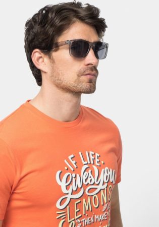 El 'outlet' más bestia de Carrefour: 8 prendas al 80% de descuento 13 Merca2.es gafas-de-sol-carrefour