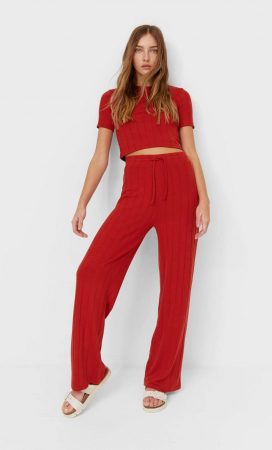 look pantalon y camiseta