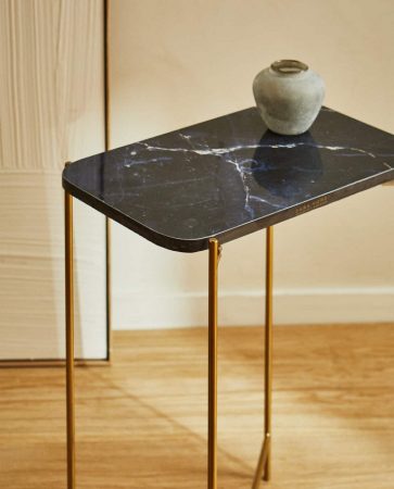 mesa auxiliar piedra