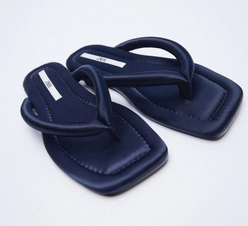 sandalia plana acolchada