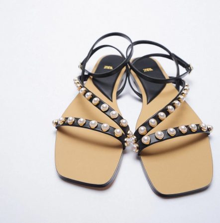 Sandalias de Zara chulísimas que vas a querer ponerte cuanto antes 17 Merca2.es sandalia plana tiras perlas zara