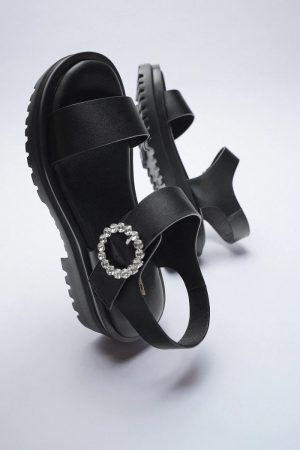 Sandalias de Zara chulísimas que vas a querer ponerte cuanto antes 14 Merca2.es sandalia tacon frunce