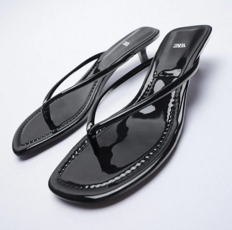 Sandalias de Zara chulísimas que vas a querer ponerte cuanto antes 13 Merca2.es sandalia tacon tiras charol zara