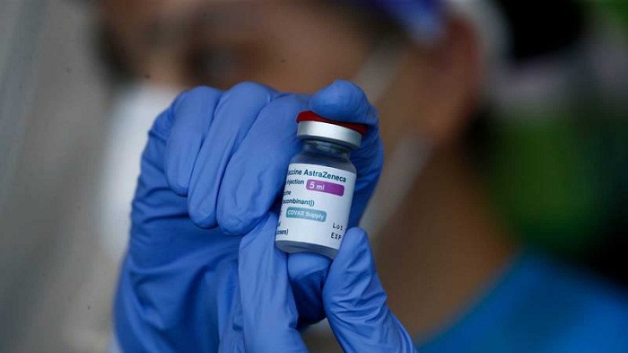 vacuna astrazeneca uso paracetamol
