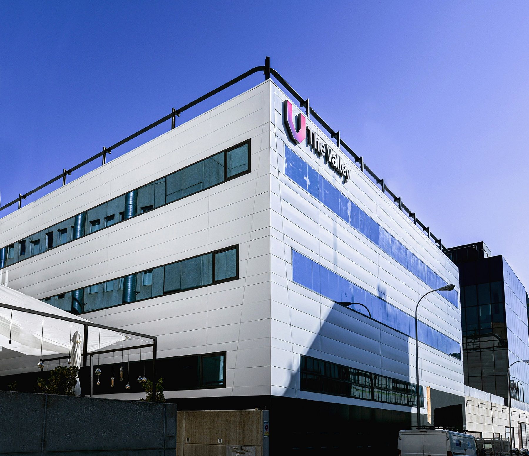 La Universidad Alfonso X El Sabio adquiere The Valley en su apuesta por reforzar la innovación y la digitalización en la educación