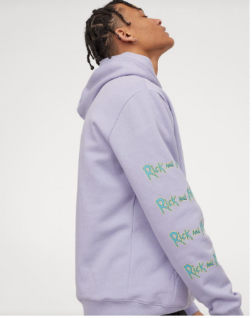 Prendas de la nueva colección de H&M que debes tener en tu armario 40 Merca2.es Screenshot 2021 04 09 Sudadera Regular Fit Lila claro Rick y Morty HOMBRE H M ES Merca2.es