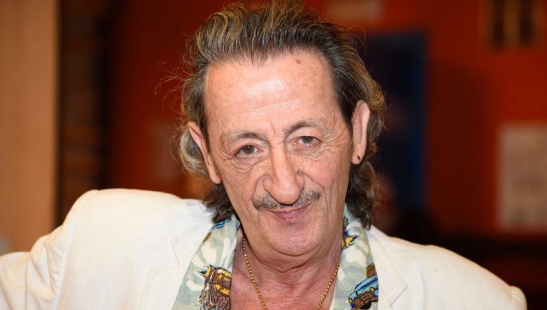 La curiosa razón por la que te afecta tanto la muerte de un famoso 12 Merca2.es Eduardo Gómez, La que se avecina, Aquí no hay quien viva