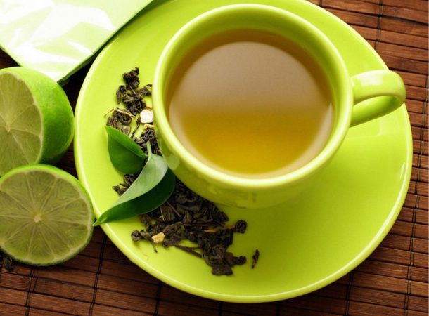 Té verde o café: ¿Qué es mejor para tu organismo? 2 Merca2.es Propiedades del té verde