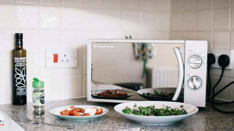 ¿Cuáles son los mejores microondas que mejor descongelar según la OCU?