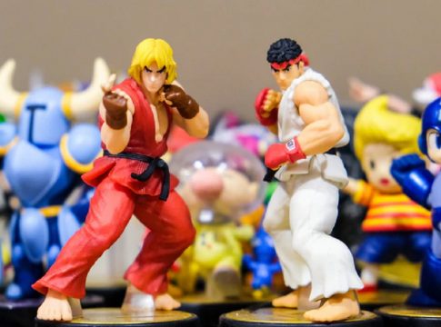 juguetes personajes SuperThings