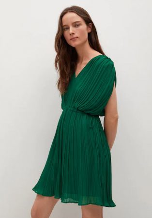 Mango: el vestido volante que todas desean y otros para fardar en verano 2 Merca2.es Mango plisado