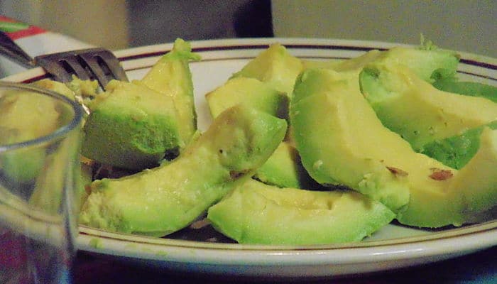 Colocar siempre un ácido al aguacate