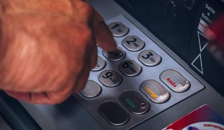 El aviso de la OCU para que no te lleves una sorpresa muy desagradable si este verano vas a viajar fuera de la zona euro 37 Merca2.es tarjeta bancaria