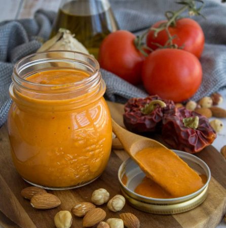 Salsa romesco: cómo se hace y con qué platos combina mejor 22 Merca2.es Salsa romesco