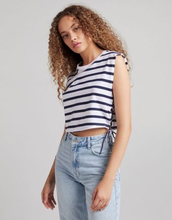 Camiseta lace up laterales Bershka