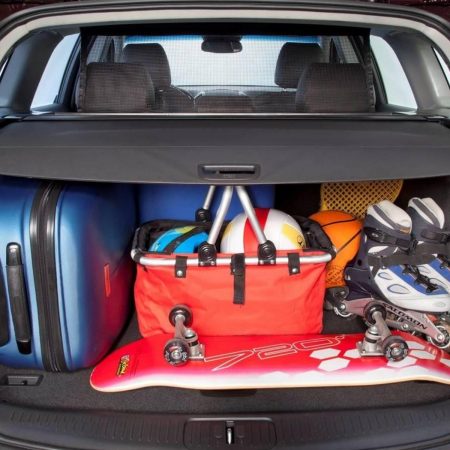 Consejos de la DGT para no pegarte un susto en la carretera estas vacaciones 20 Merca2.es Colocar adecuadamente tu equipaje