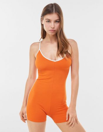 Mono corto ajustado tirantes contraste 