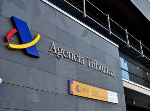 agencia tributaria Las alegaciones por el cheque de 200 euros hay que presentarlas en la oficina de la Agencia Tributaria