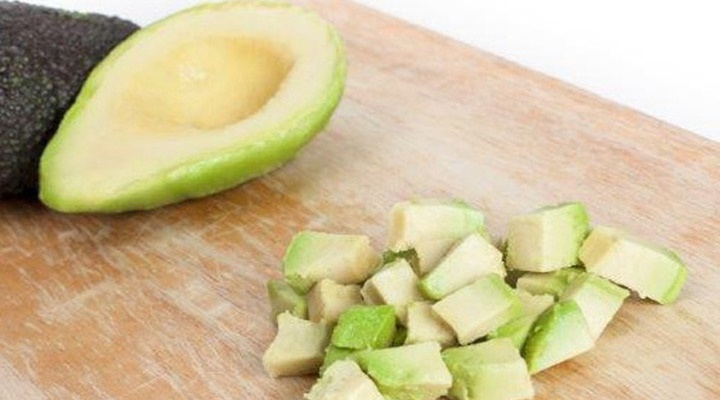 Aguacate dados ensalada de pasta