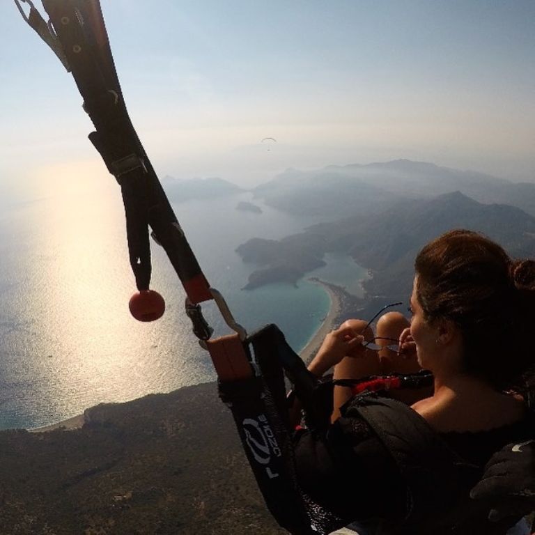 Hila en parapente, Tierra Amarga