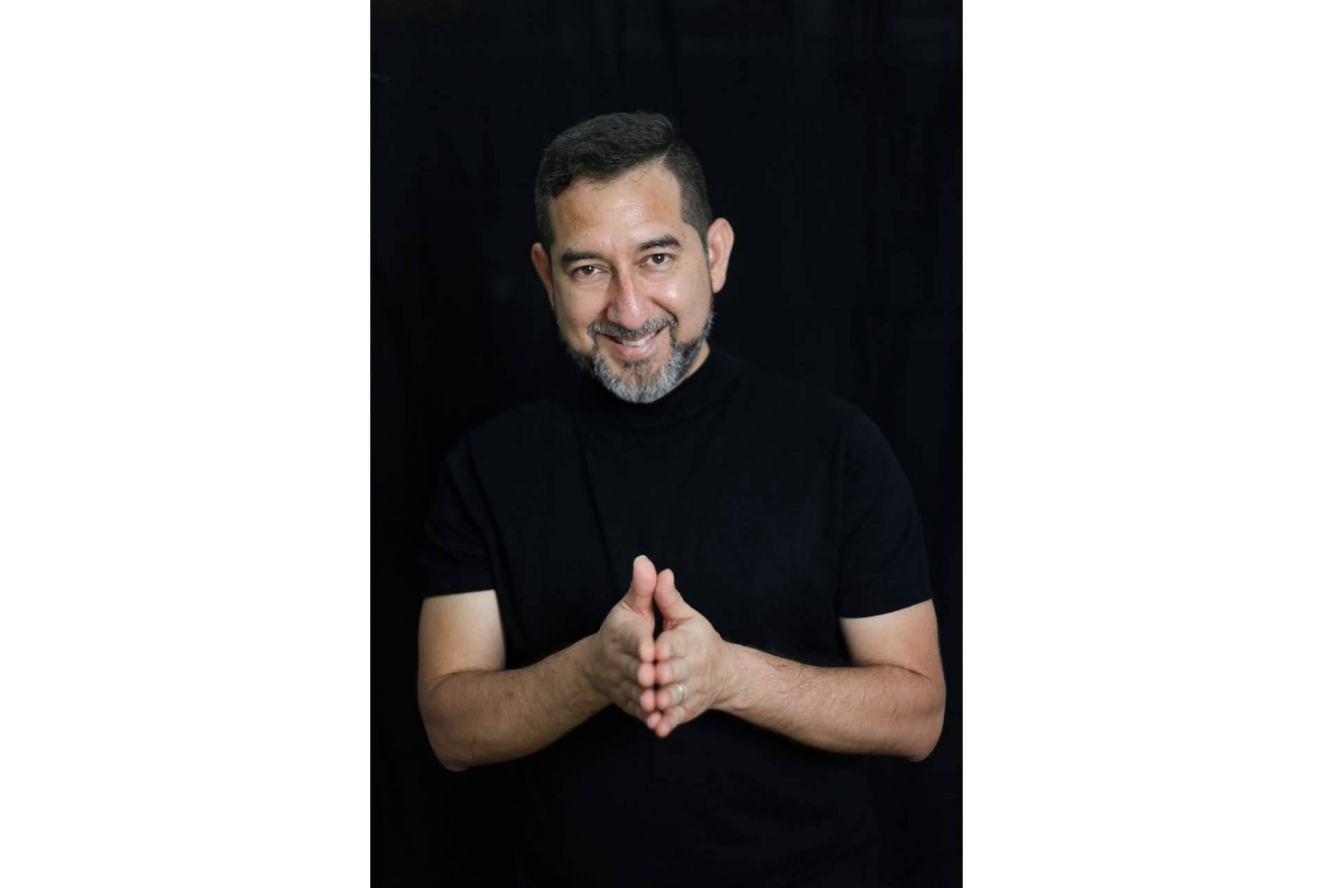 curso de formación sobre Programación Neurolingüística impartido por César Vera, uno de los coaches ibero-peruanos más influyentes de los últimos años