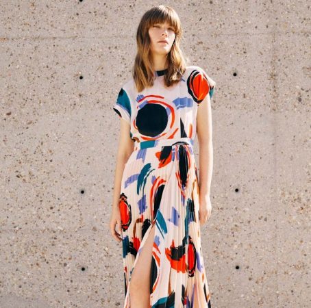 Para una boda o a diario: el vestido plisado de Sfera que vale para todo 20 Merca2.es Sfera