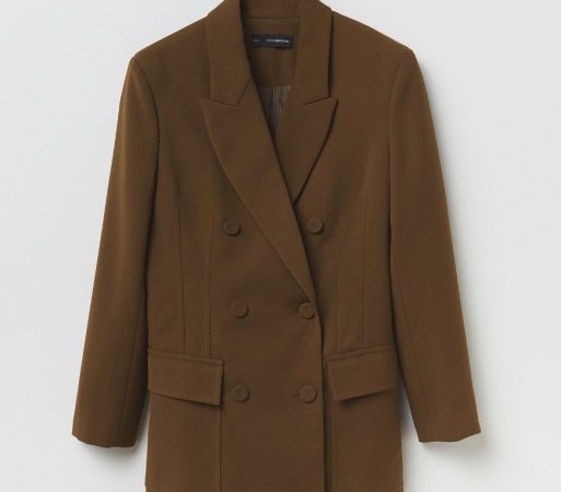 Para una boda o a diario: el vestido plisado de Sfera que vale para todo 23 Merca2.es Sfera