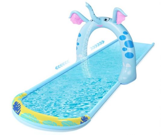 Los 9 juegos más curiosos de AliExpress para entretenerse este verano en familia 23 Merca2.es tobogan agua hinchable aliexpress