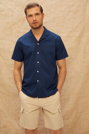 Camisa lisa manga corta cuello camp  Cortefiel