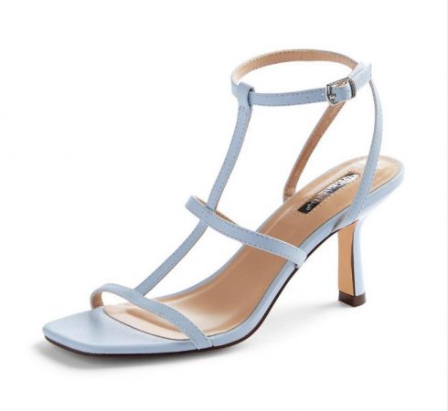 Sandalias azul claro con tiras en T