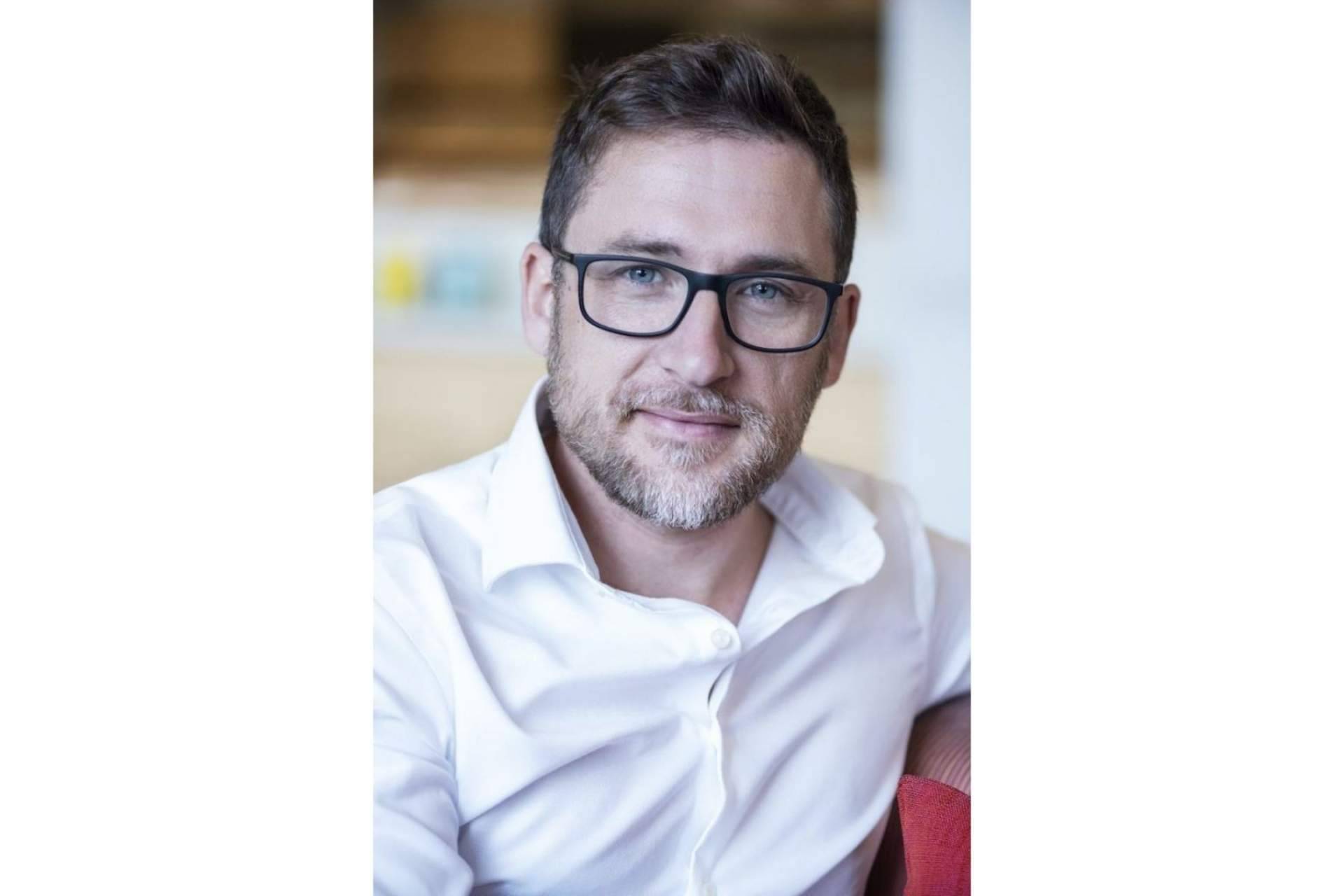 Rubén Martín, con más de 17 años de trayectoria en el mundo del desarrollo de marca personal y del emprendimiento, publica el libro El Poder de tu Marca Personal