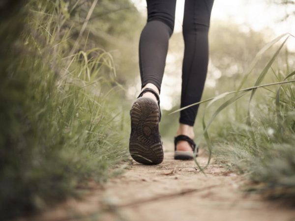 caminar y hacer dieta