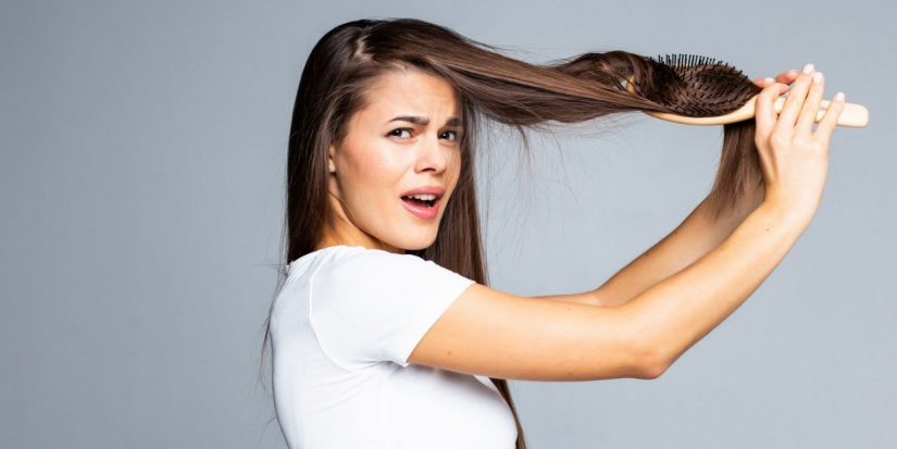 Esto es lo que le pasa a tu pelo si te lo lavas todos los días 16 Merca2.es pelo-peine