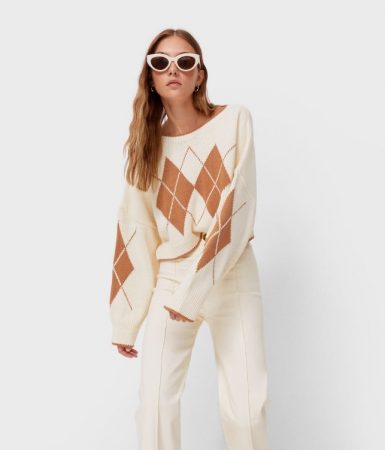 Stradivarius: el jersey de cuello cisne por 12,99 para ir preciosa en otoño 6 Merca2.es screenshot www.stradivarius.com 2021.09.27 14 11 31 Merca2.es